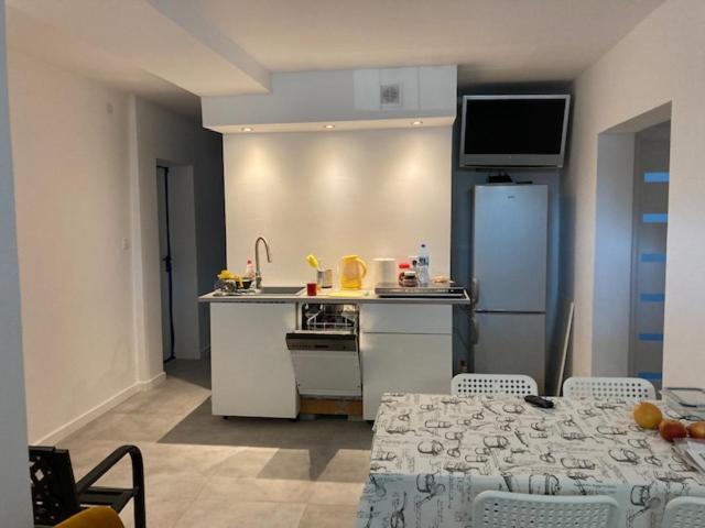 Guest House אוסטקה מראה חיצוני תמונה
